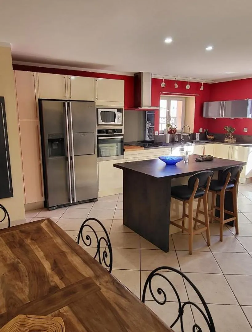 Appartement 130m2, 3 chambres avec terrasse Pierrelatte