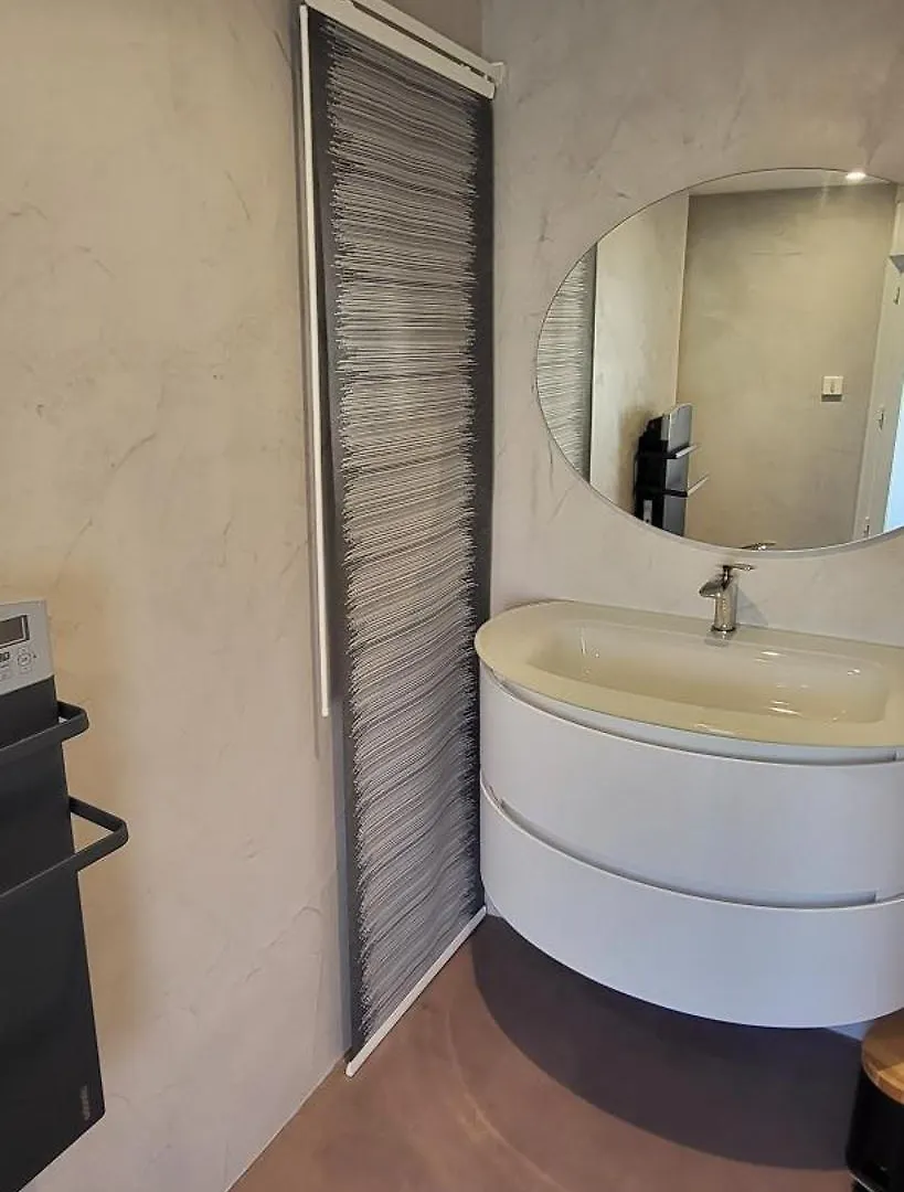 Appartement 130m2, 3 chambres avec terrasse Pierrelatte 0*,
